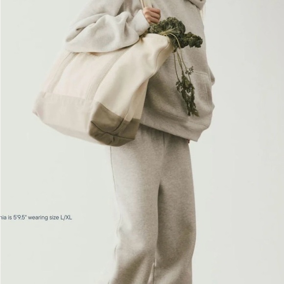 NWT Parke Los Angeles Red Car Graphic Hoodie Gray Hoodie in Classic Gray Grey - Picture 3 of 3